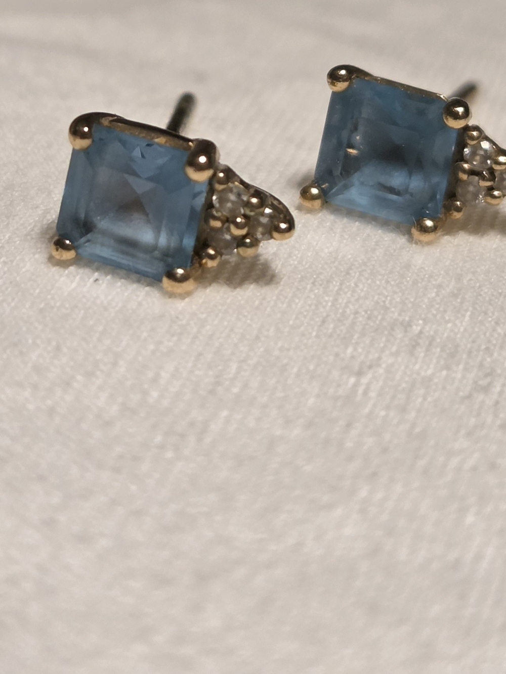 Blue Square Gem Gold Stud Earrings - Picture 2 of 5